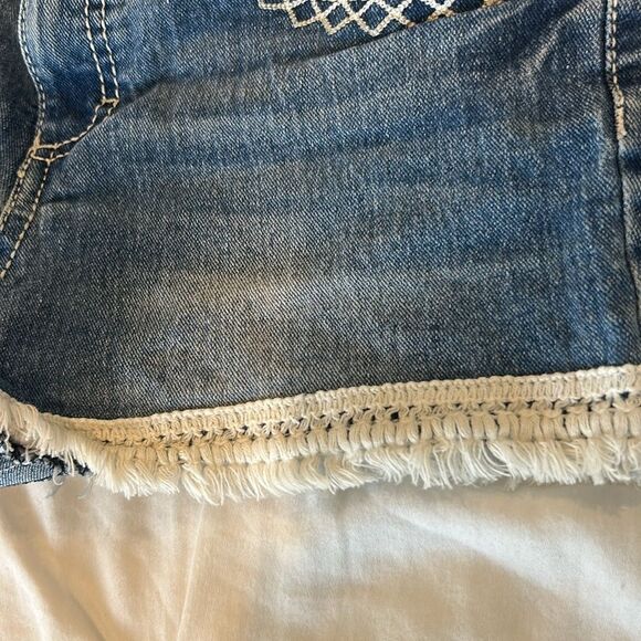Vanilla Star Girls Faded Fringed Double Button Adjustable Jean Shorts Size 12 - Picture 3 of 7